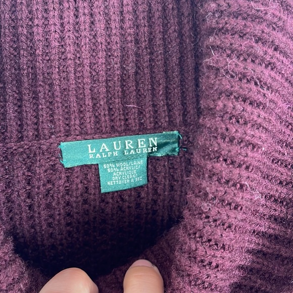 Lauren Ralph Lauren Turtleneck Honeycomb Caplet - O/S - Picture 6 of 7